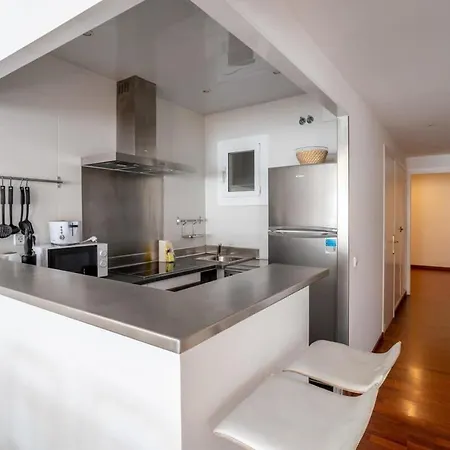 Apartment Eixample - Bright And Modern 4bd Only For Families Or Business Groups