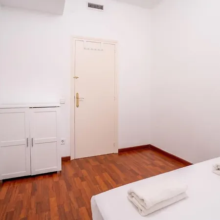 Apartment Eixample - Bright And Modern 4bd Only For Families Or Business Groups