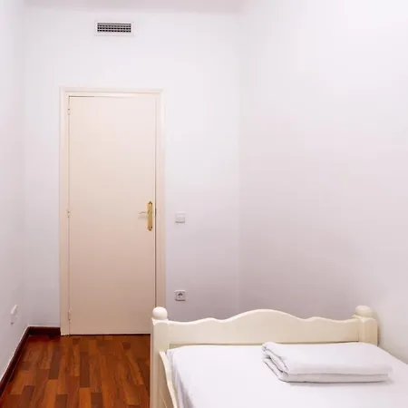 Eixample - Bright And Modern 4bd Only For Families Or Business Groups * Barcelona