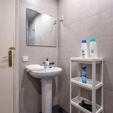 Apartment Eixample - Bright And Modern 4bd Only For Families Or Business Groups