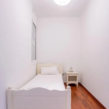 Eixample - Bright And Modern 4bd Only For Families Or Business Groups Apartment Barcelona